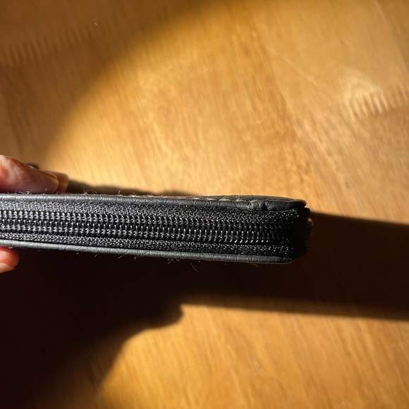 Rosetti black zip wallet - Picture 5 of 7